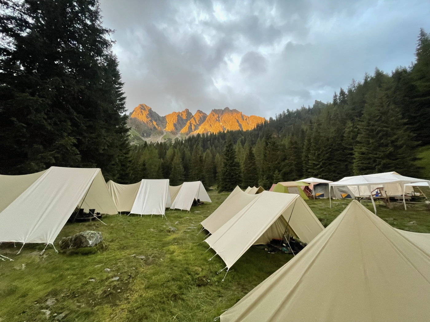 Das Küchenzelt und ihre Bewohner